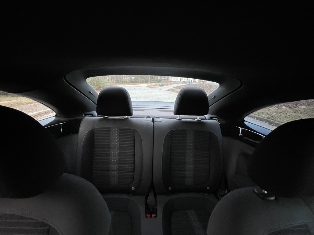 2013 Volkswagen Beetle Image 16