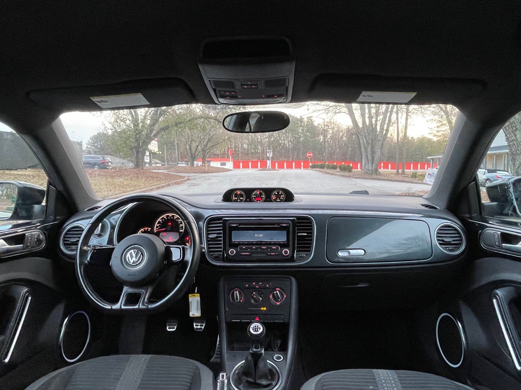 2013 Volkswagen Beetle Image 18