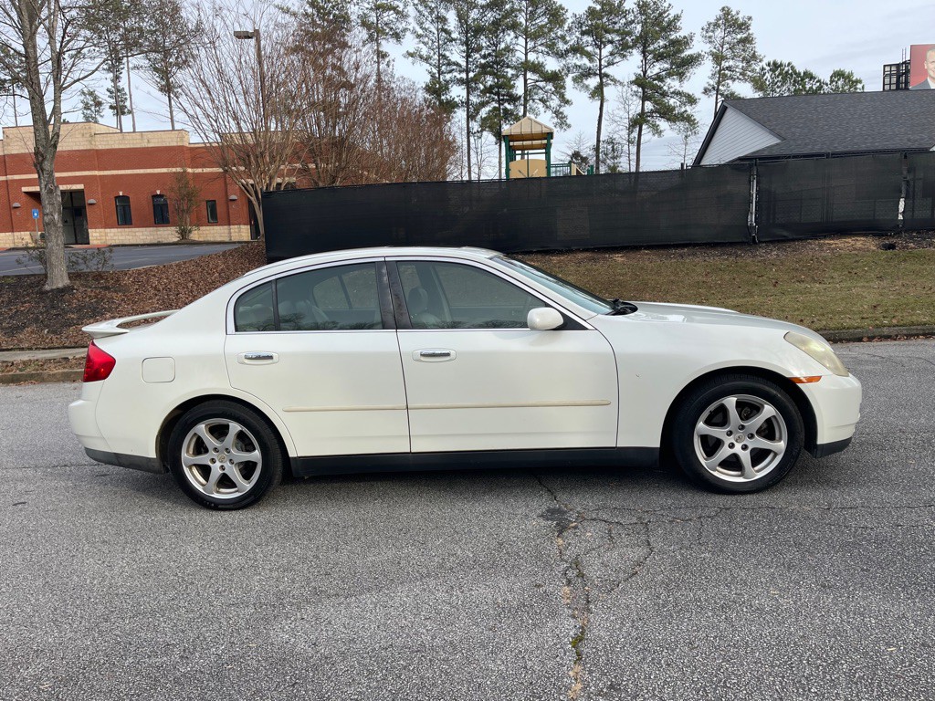 2003 INFINITI G35 Image 2