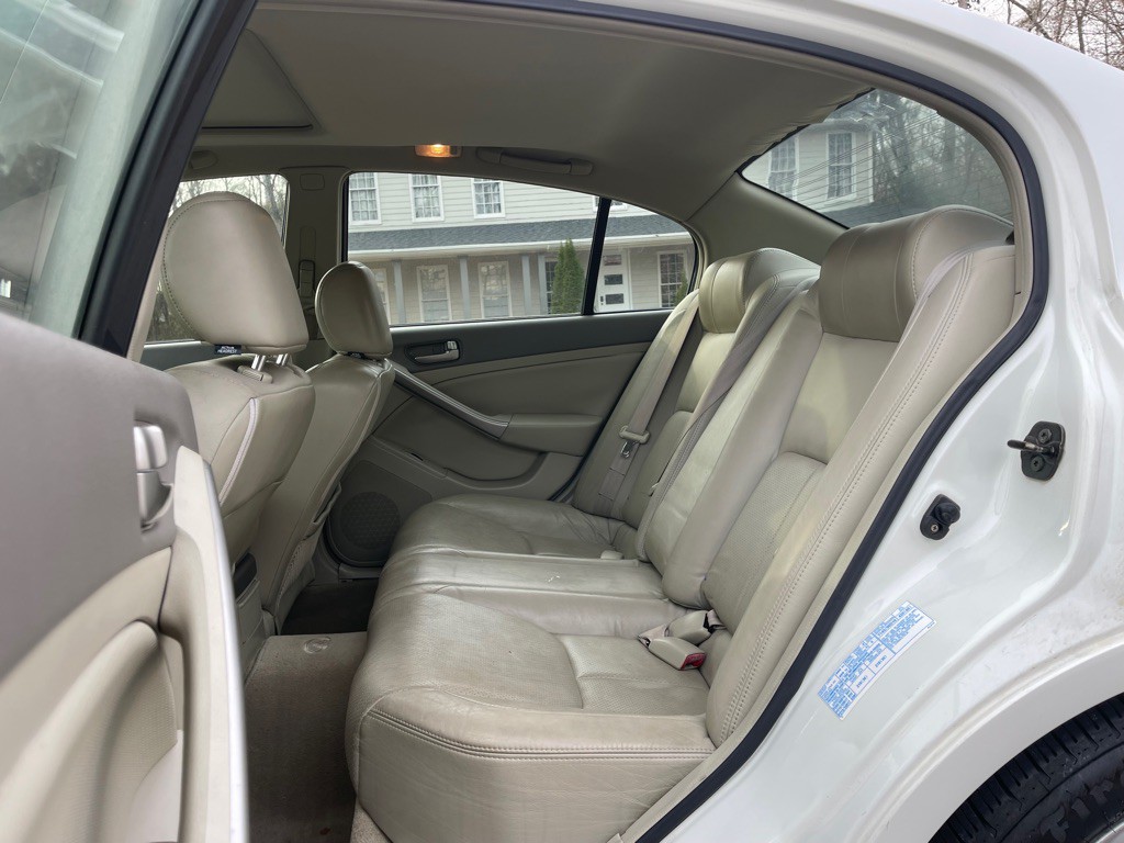 2003 INFINITI G35 Image 9