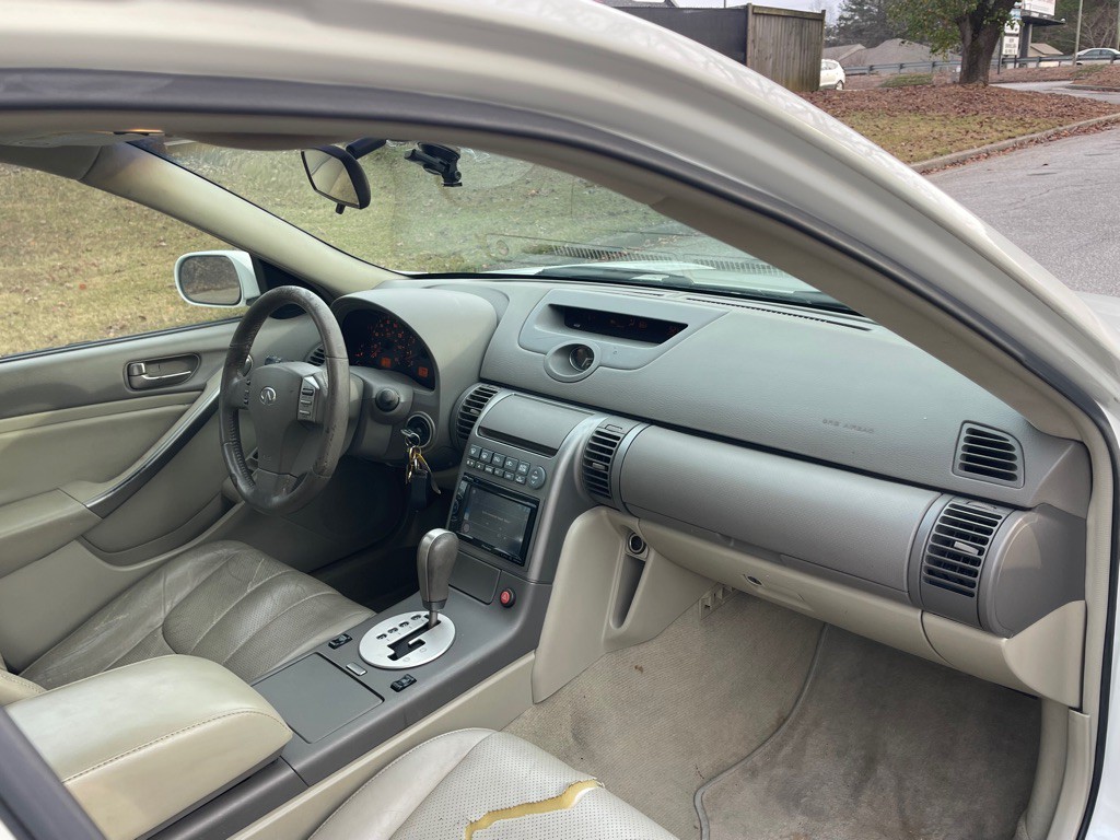 2003 INFINITI G35 Image 10
