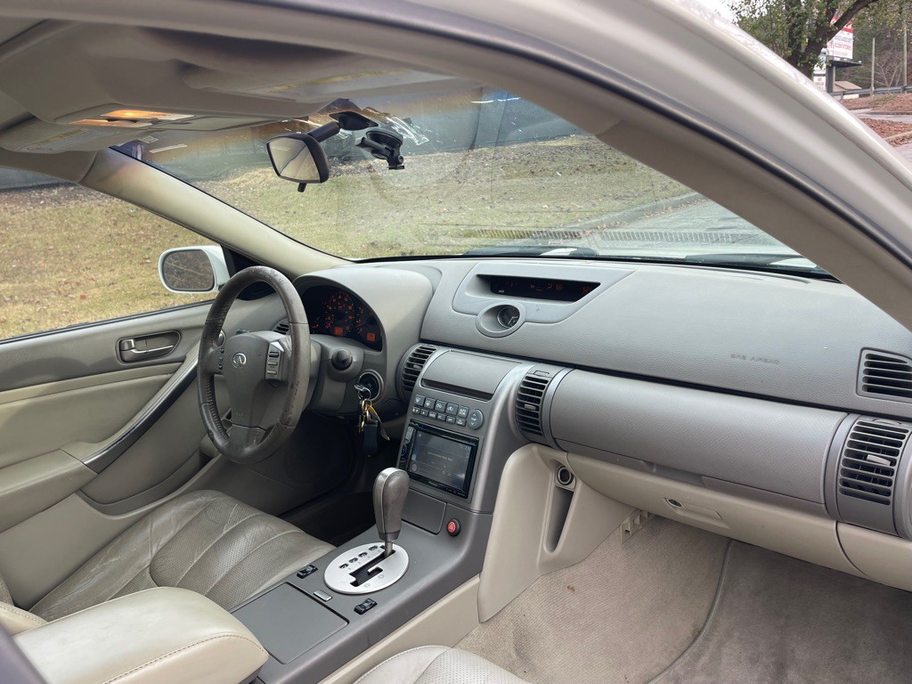 2003 INFINITI G35 Image 11