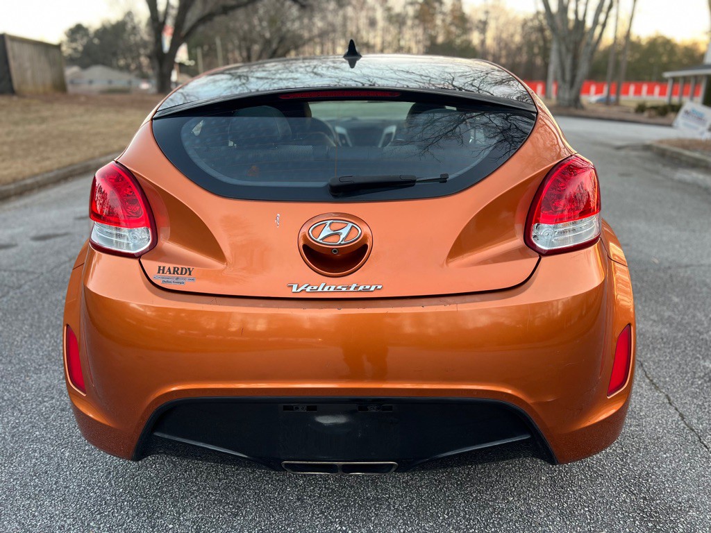 2016 Hyundai Veloster Image 4