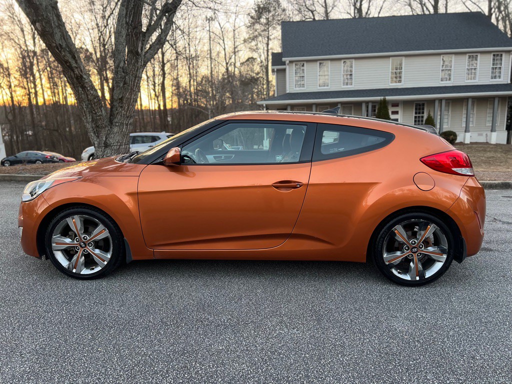 2016 Hyundai Veloster Image 6