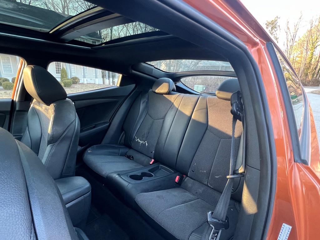 2016 Hyundai Veloster Image 12