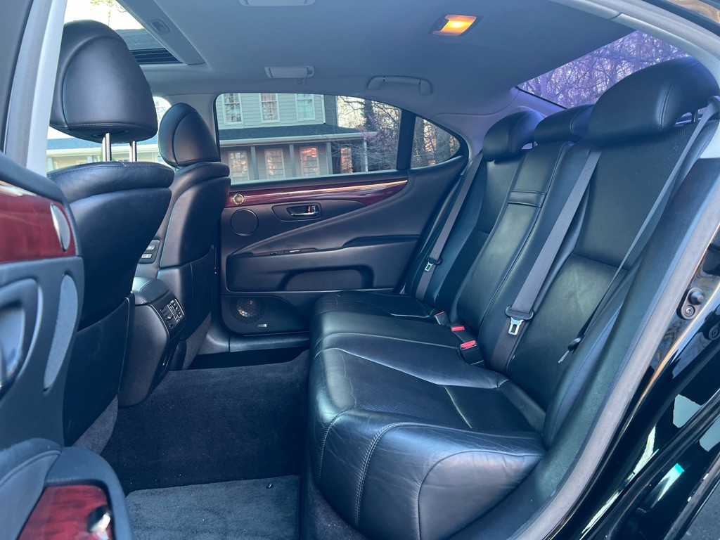 2008 Lexus LS 460 Image 11