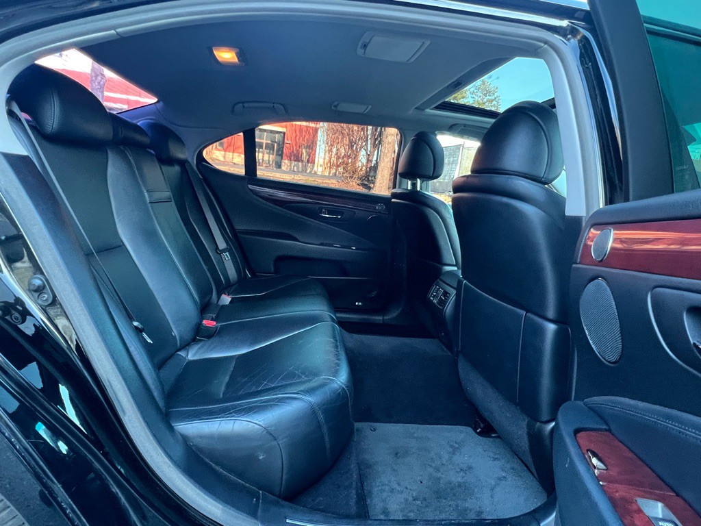 2008 Lexus LS 460 Image 15