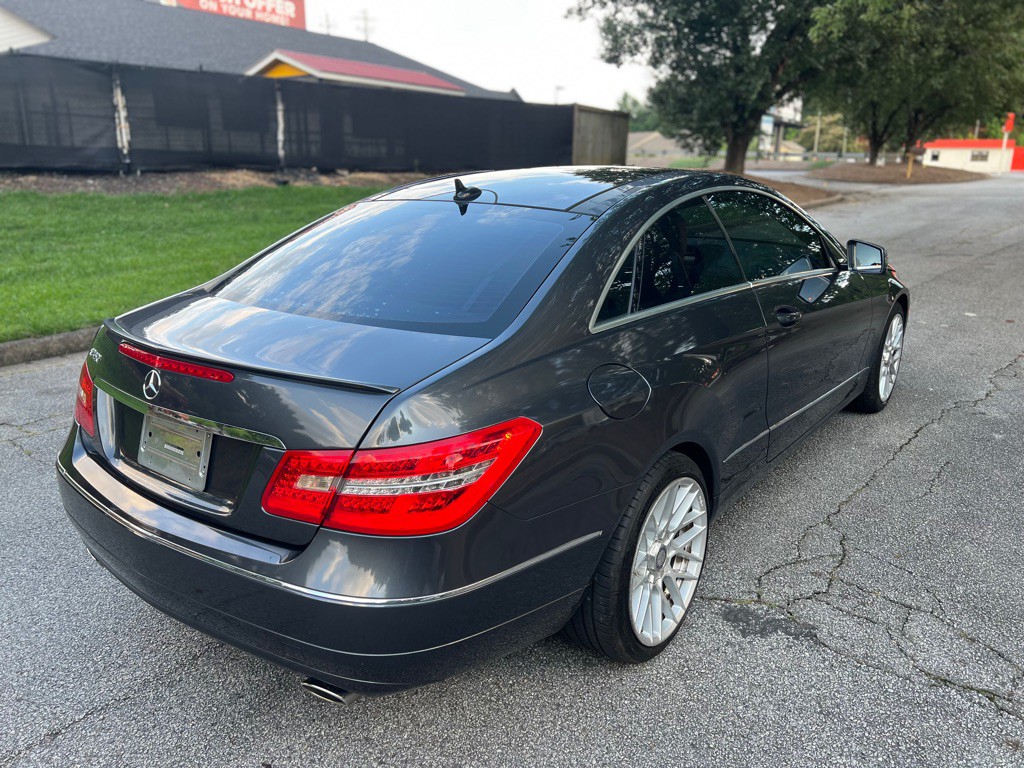 2013 Mercedes-Benz E-Class Image 3