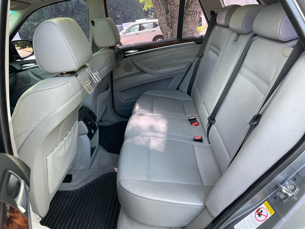 2007 BMW X5 Image 13