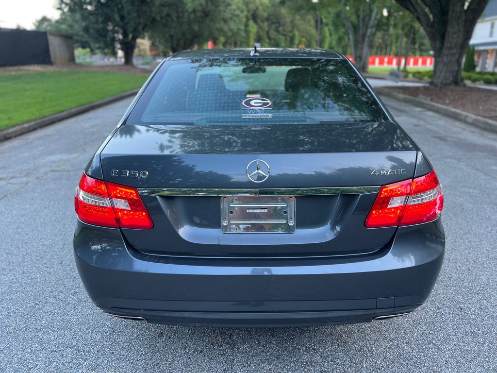 2010 Mercedes-Benz E-Class Image 4