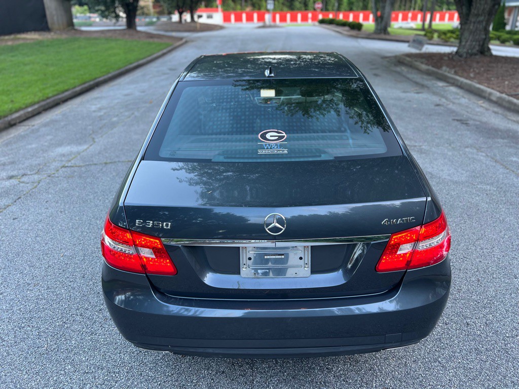 2010 Mercedes-Benz E-Class Image 5