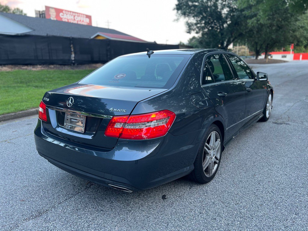 2010 Mercedes-Benz E-Class Image 6
