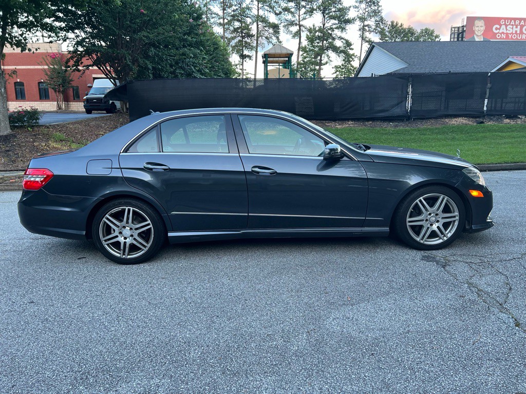 2010 Mercedes-Benz E-Class Image 7