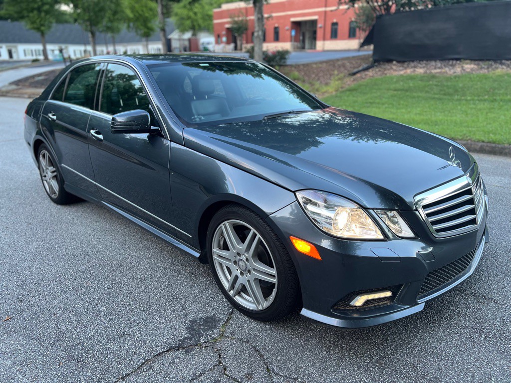 2010 Mercedes-Benz E-Class Image 8