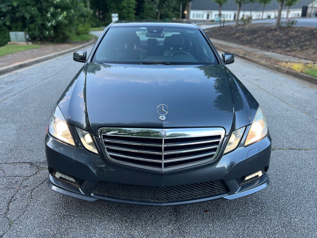 2010 Mercedes-Benz E-Class Image 9