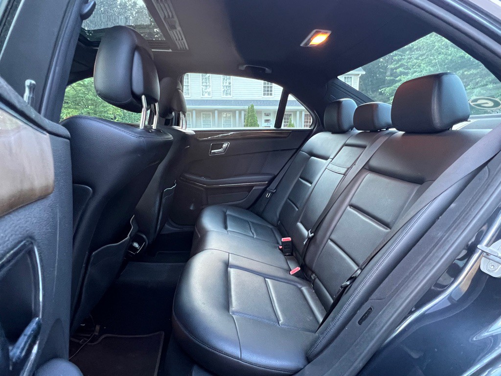 2010 Mercedes-Benz E-Class Image 13
