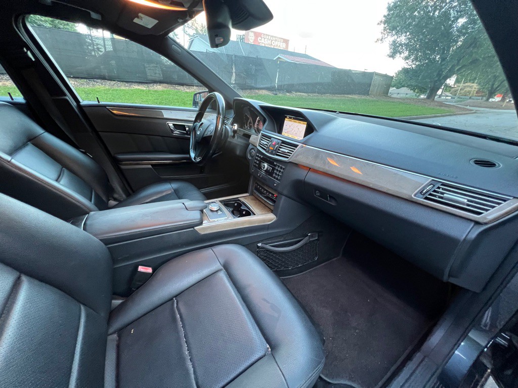 2010 Mercedes-Benz E-Class Image 14