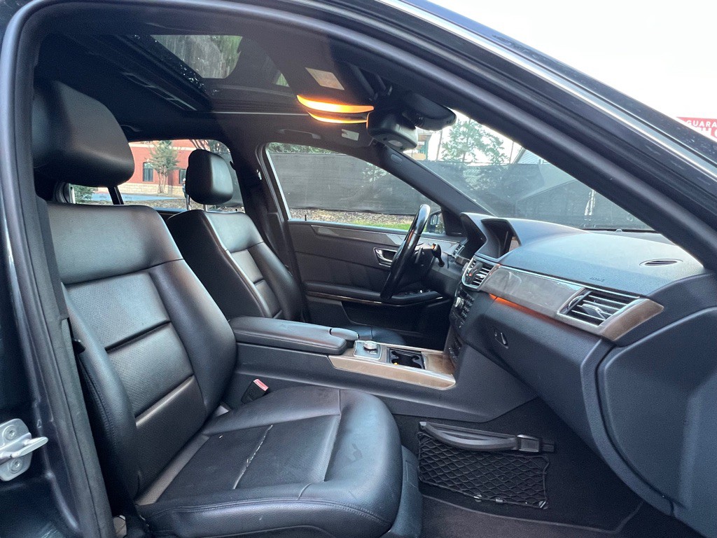 2010 Mercedes-Benz E-Class Image 16