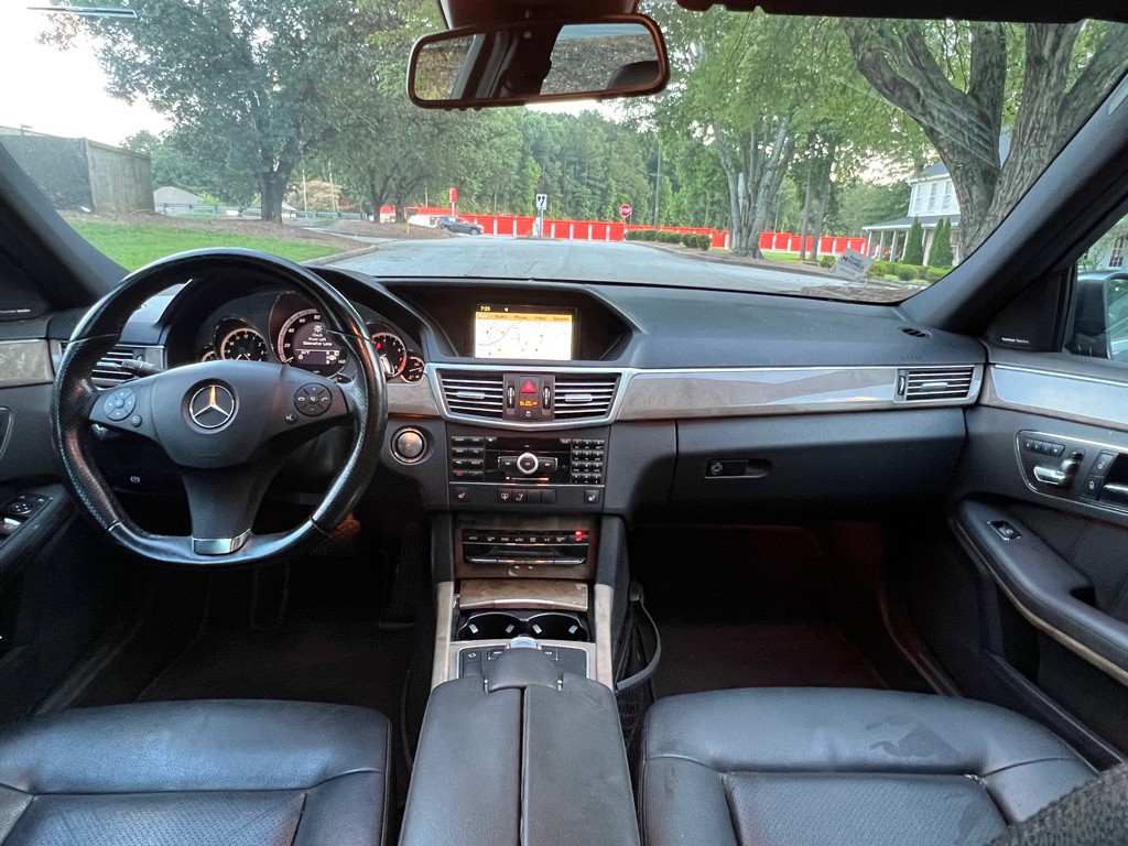 2010 Mercedes-Benz E-Class Image 18
