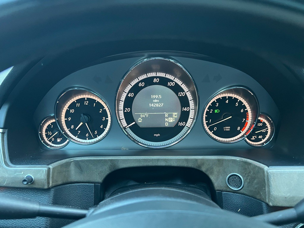 2010 Mercedes-Benz E-Class Image 19
