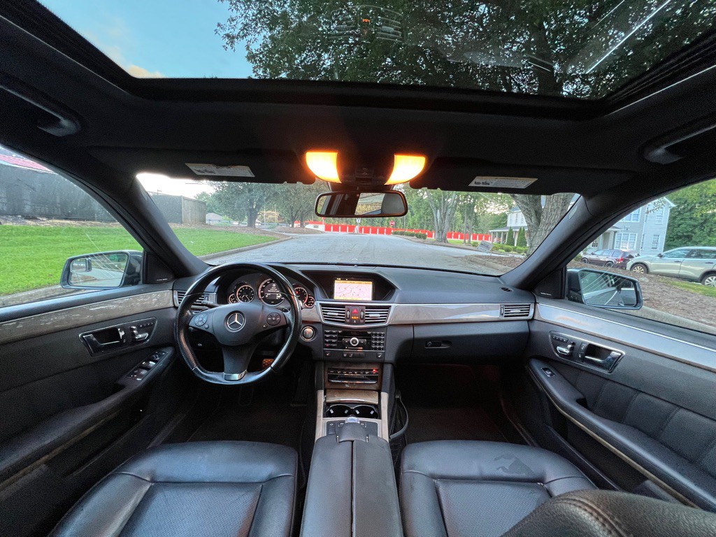 2010 Mercedes-Benz E-Class Image 20