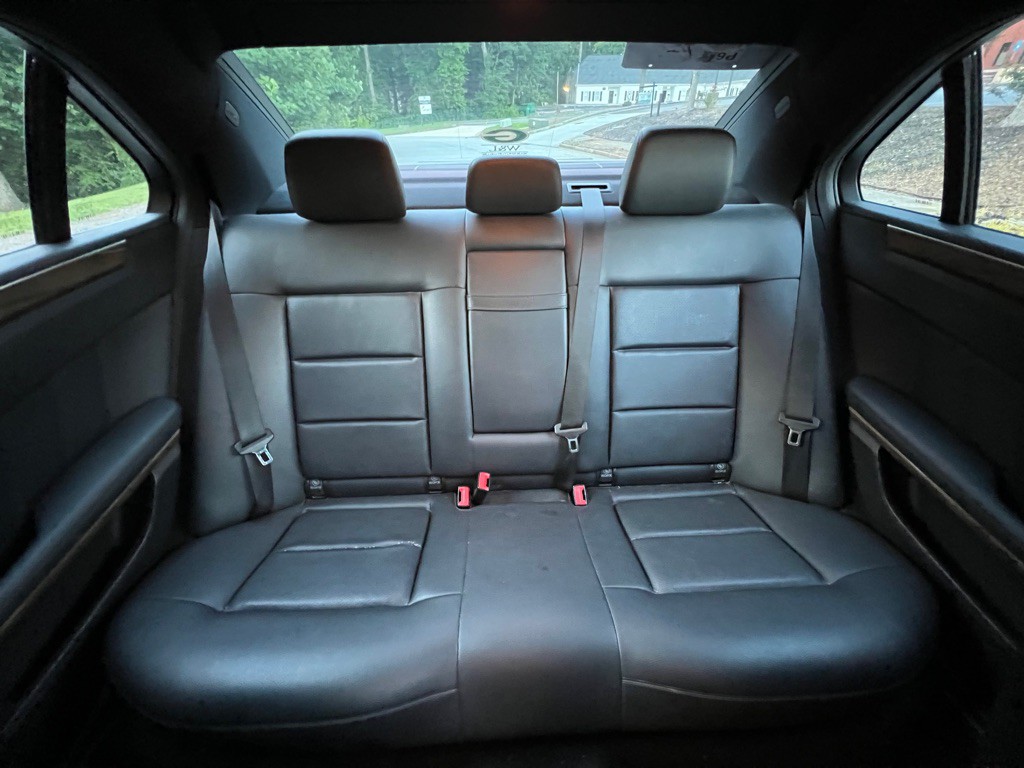 2010 Mercedes-Benz E-Class Image 21