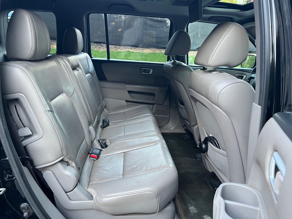 2015 Honda Pilot Image 16