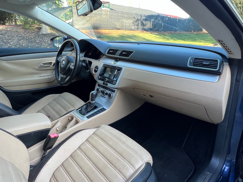 2015 Volkswagen CC Image 16