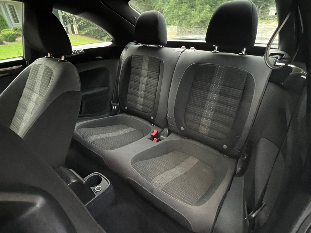 2013 Volkswagen Beetle Image 9