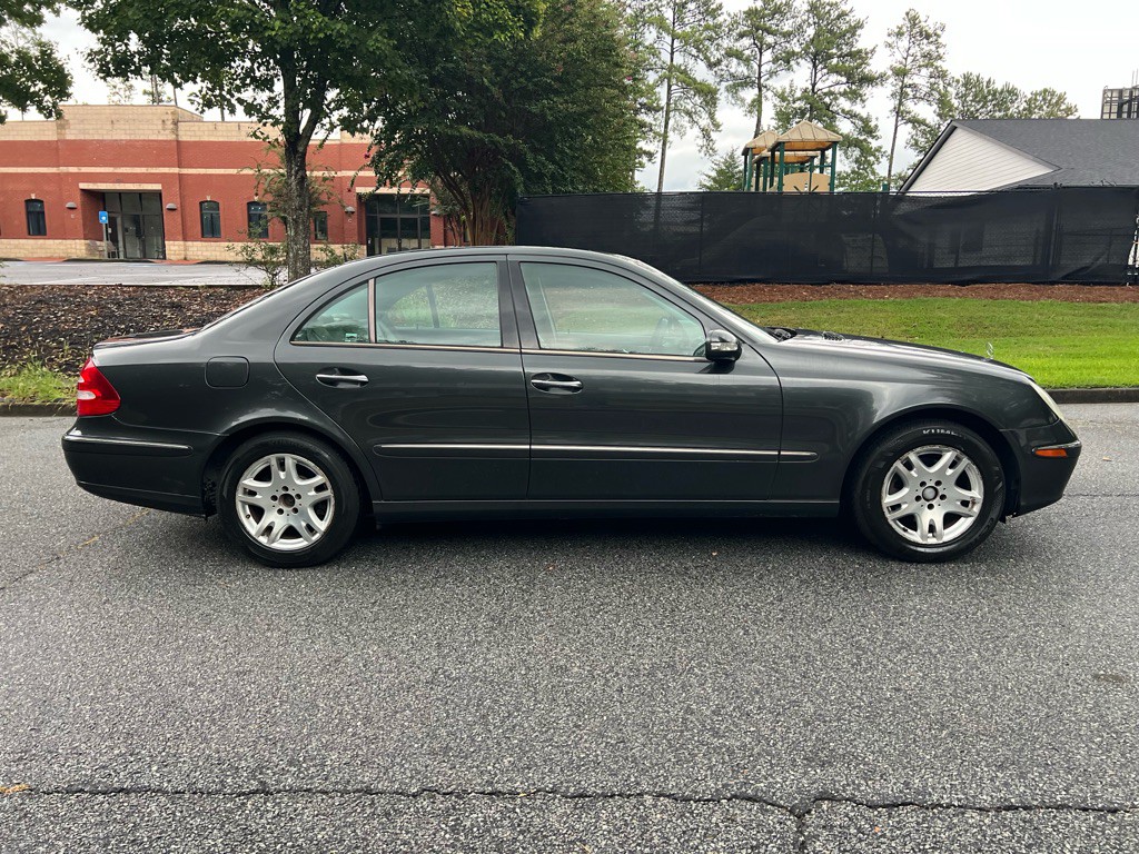2003 Mercedes-Benz E-Class Image 2