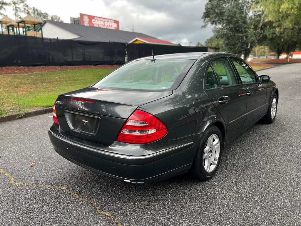 2003 Mercedes-Benz E-Class Image 3
