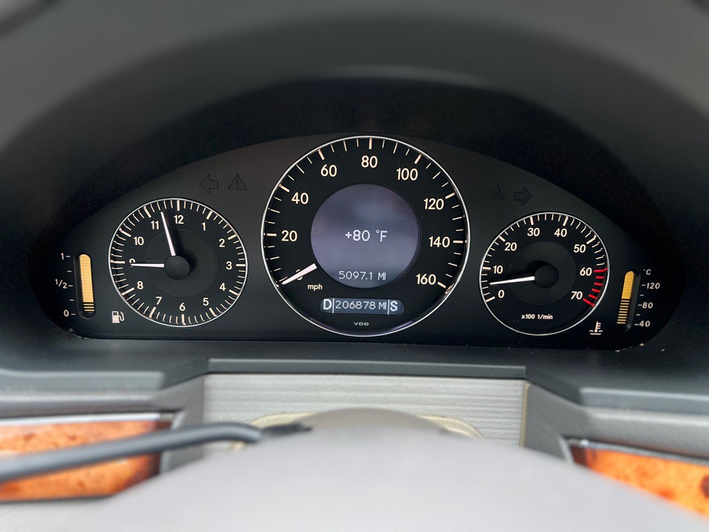 2003 Mercedes-Benz E-Class Image 10