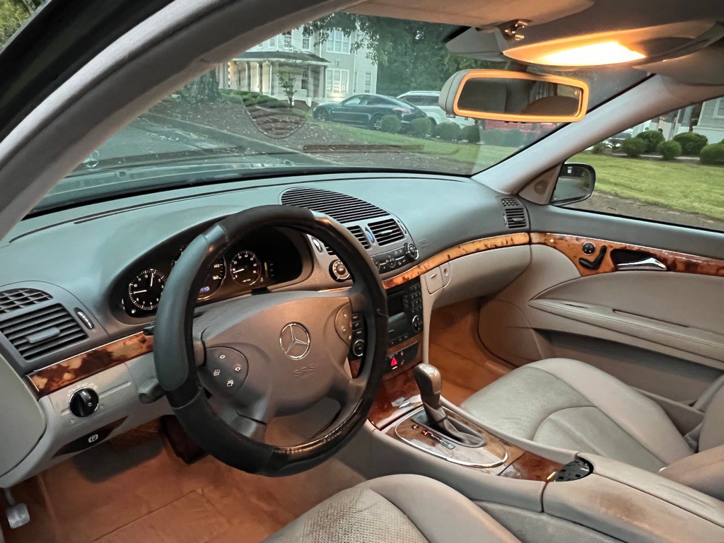 2003 Mercedes-Benz E-Class Image 11