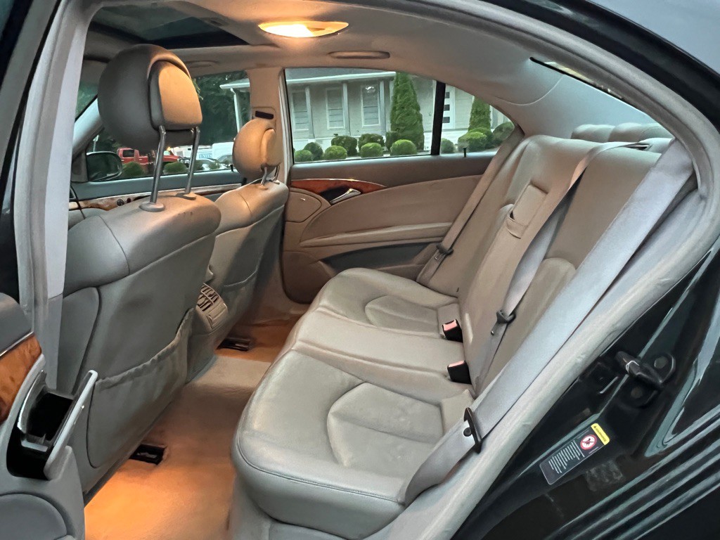 2003 Mercedes-Benz E-Class Image 12