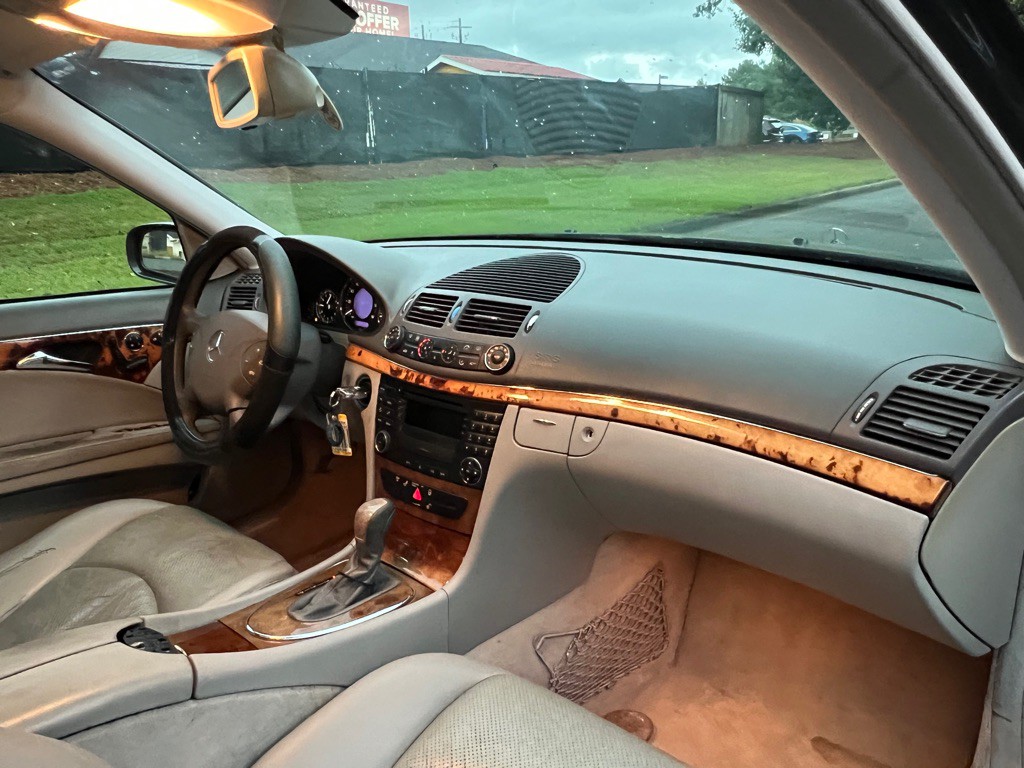 2003 Mercedes-Benz E-Class Image 14