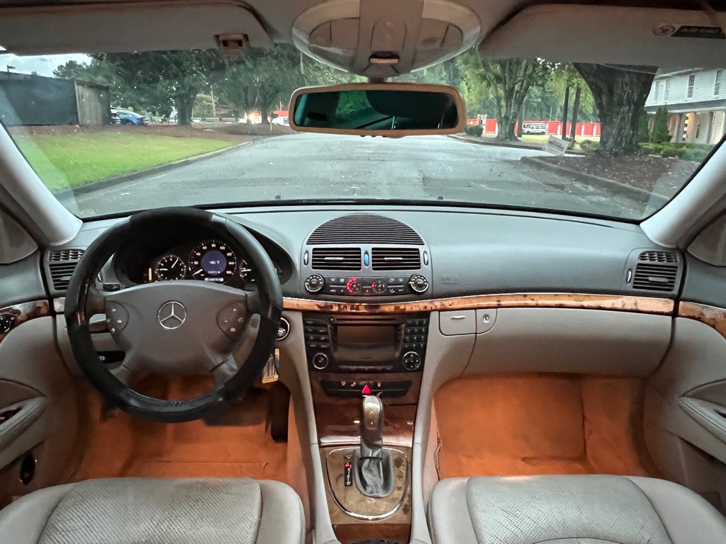 2003 Mercedes-Benz E-Class Image 15