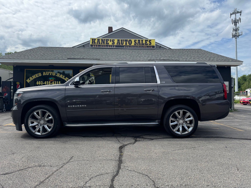 2016 Chevrolet Suburban Image 1