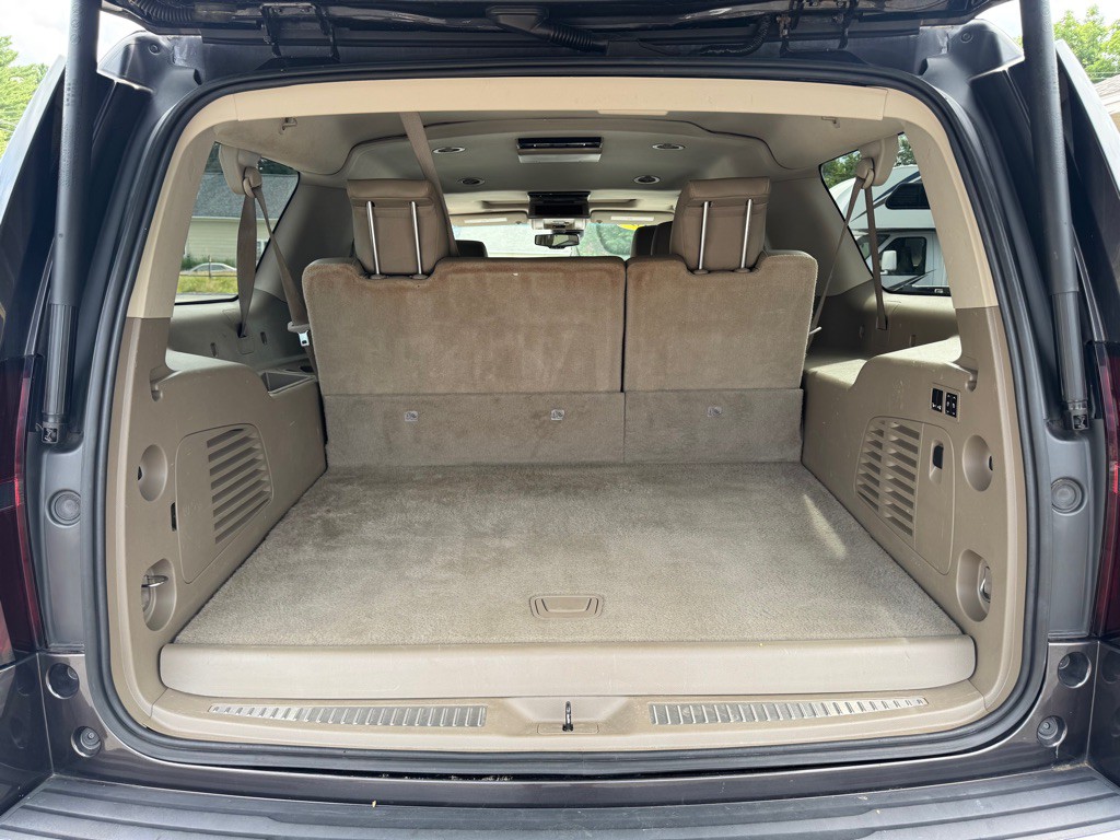 2016 Chevrolet Suburban Image 9
