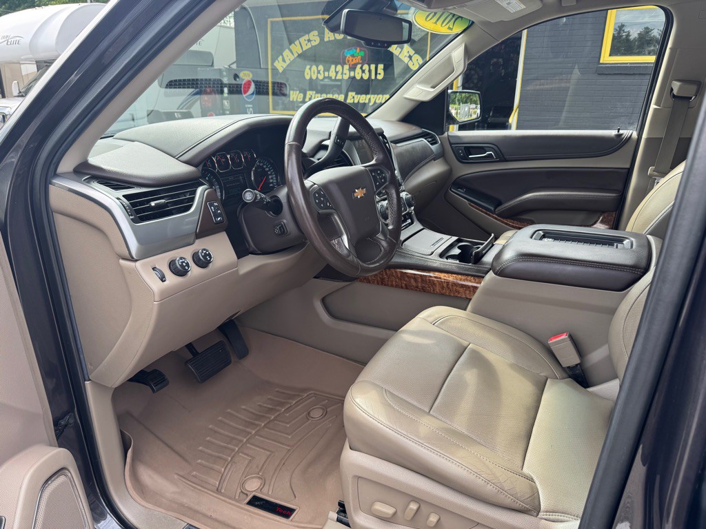2016 Chevrolet Suburban Image 13