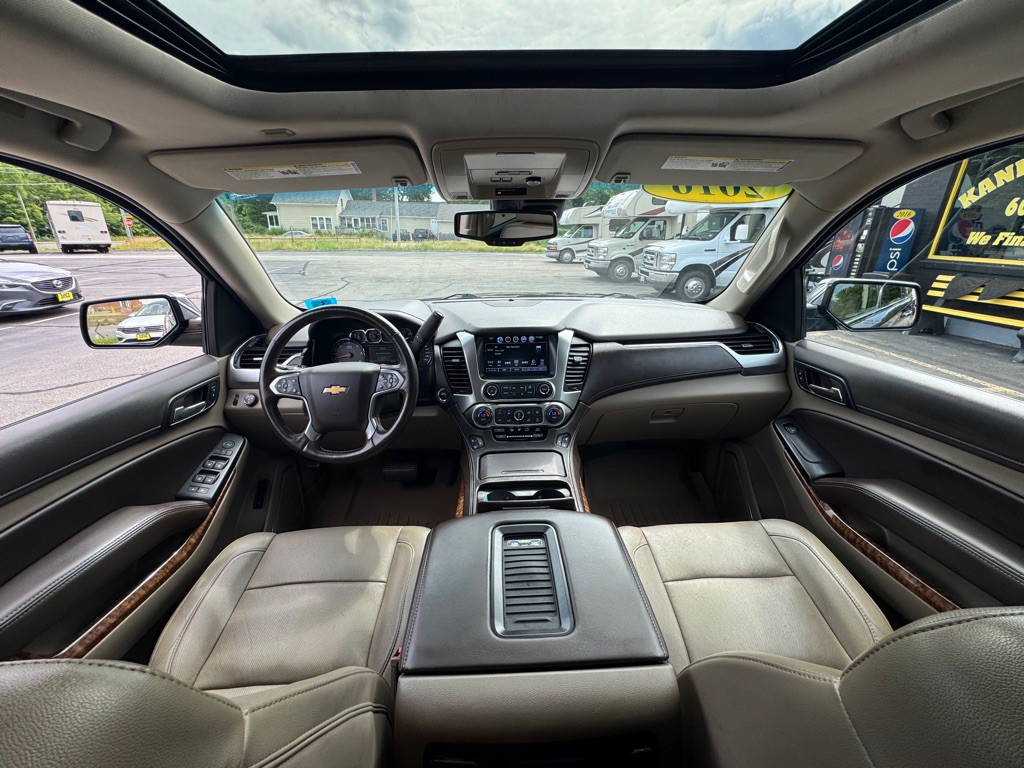 2016 Chevrolet Suburban Image 15
