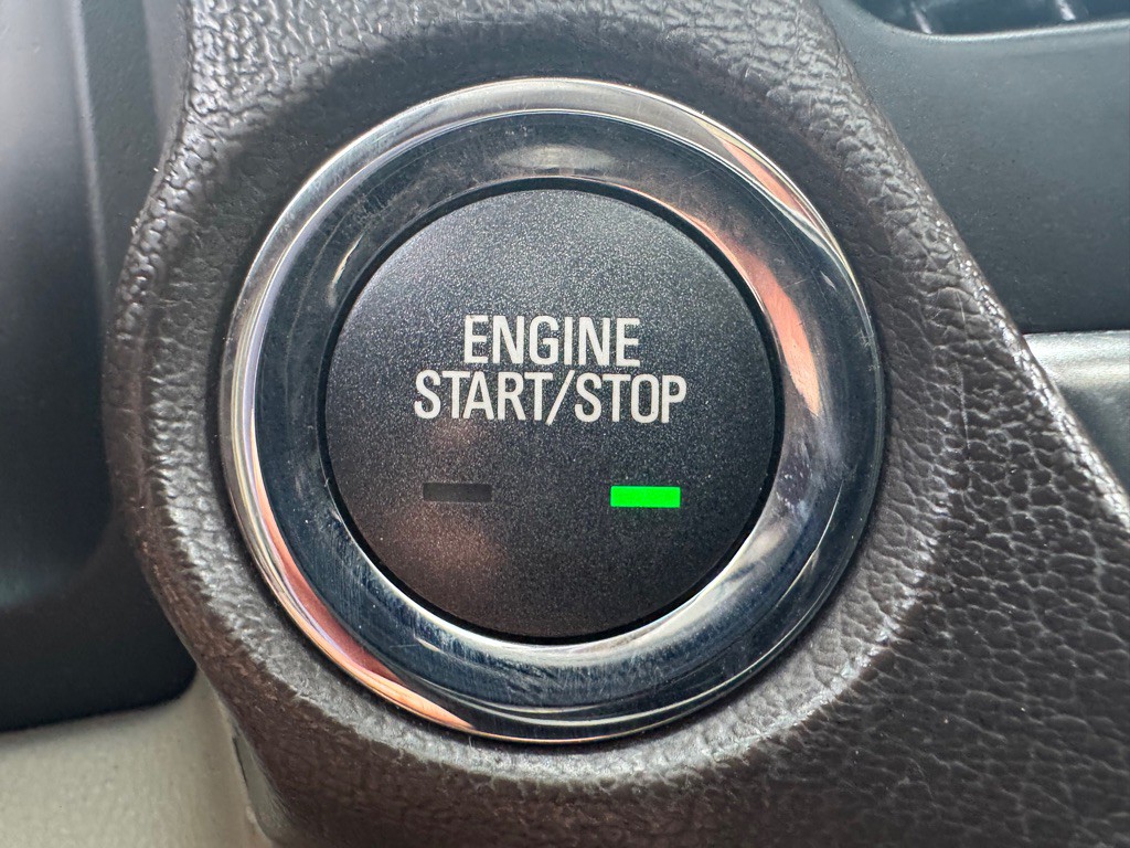 2016 Chevrolet Suburban Image 21