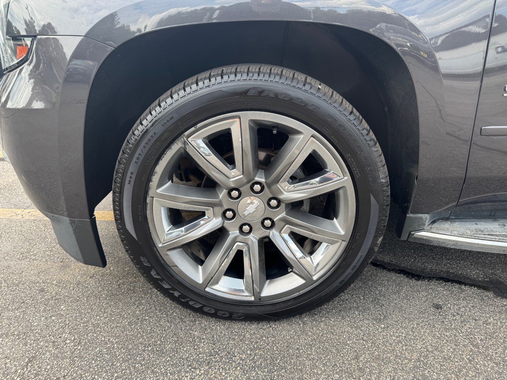2016 Chevrolet Suburban Image 28
