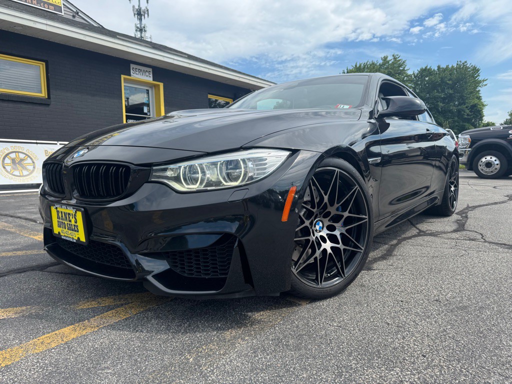 2015 BMW M4 Image 2