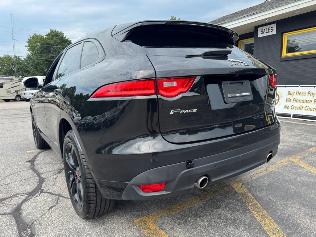 2018 Jaguar F-PACE Image 8