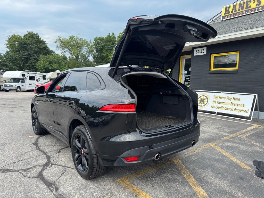 2018 Jaguar F-PACE Image 11