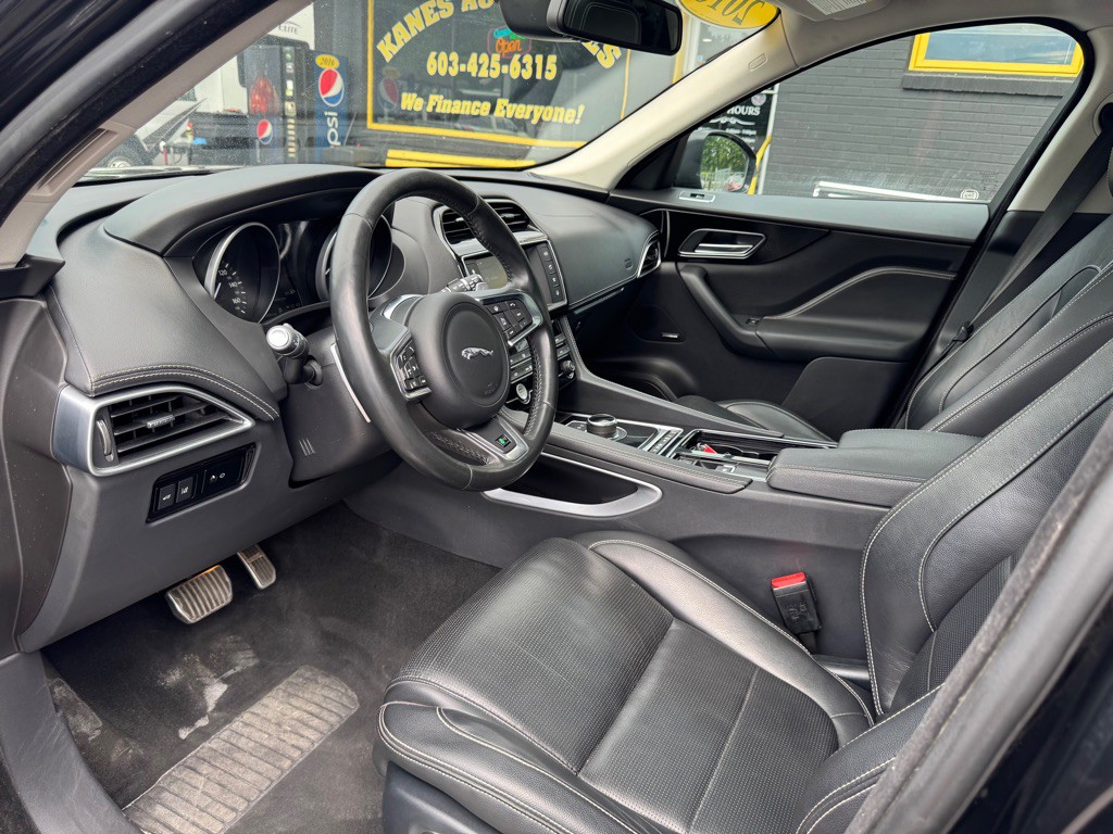 2018 Jaguar F-PACE Image 13