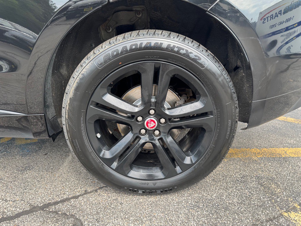 2018 Jaguar F-PACE Image 24