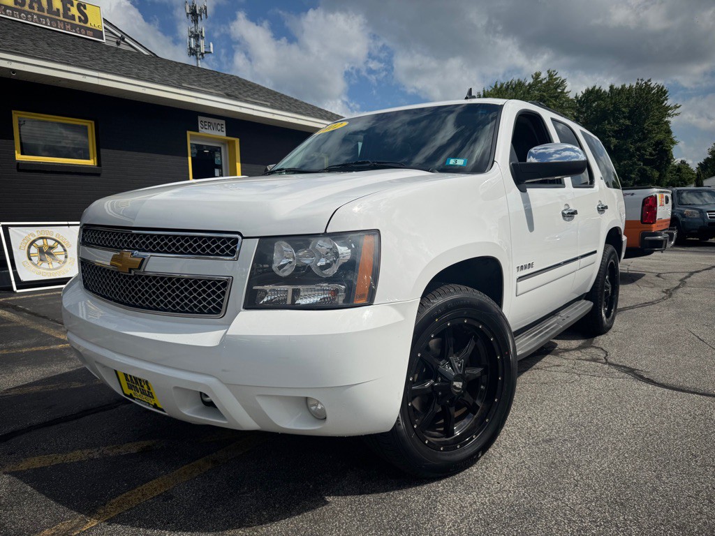 2012 Chevrolet Tahoe Image 2