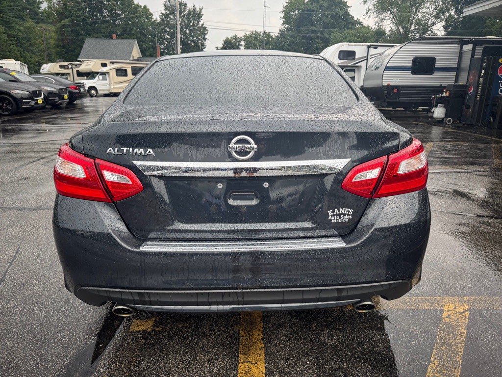 2017 Nissan Altima Image 7