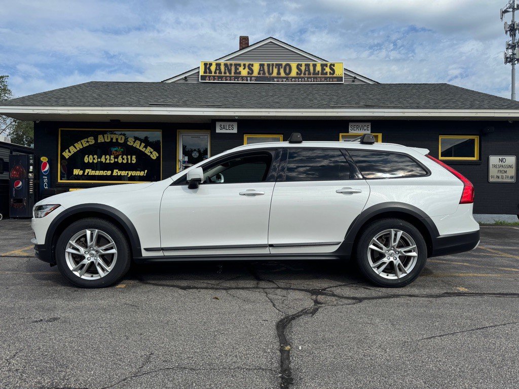 2018 Volvo V90 CROSS COUNTRY Image 1